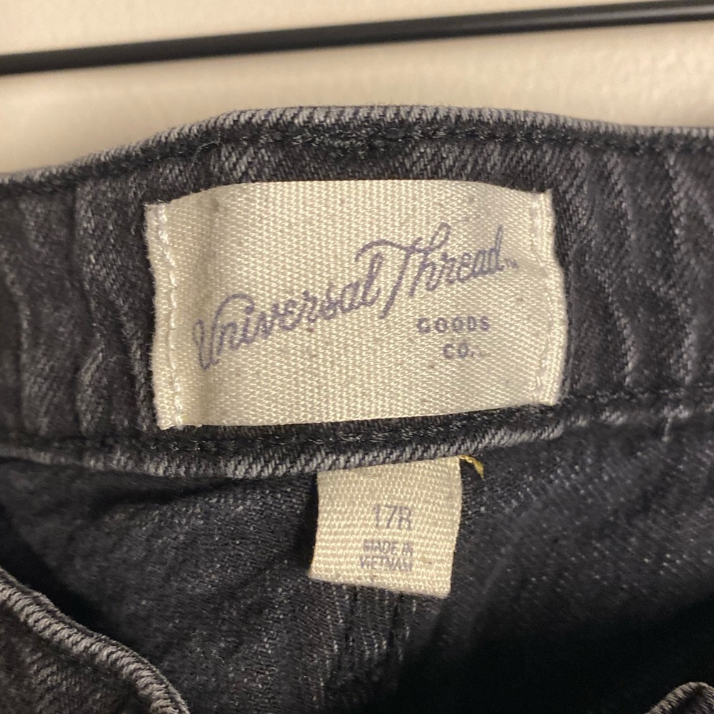 Universal Thread Black Wash Rhinestone Jeans Mid-… - image 4